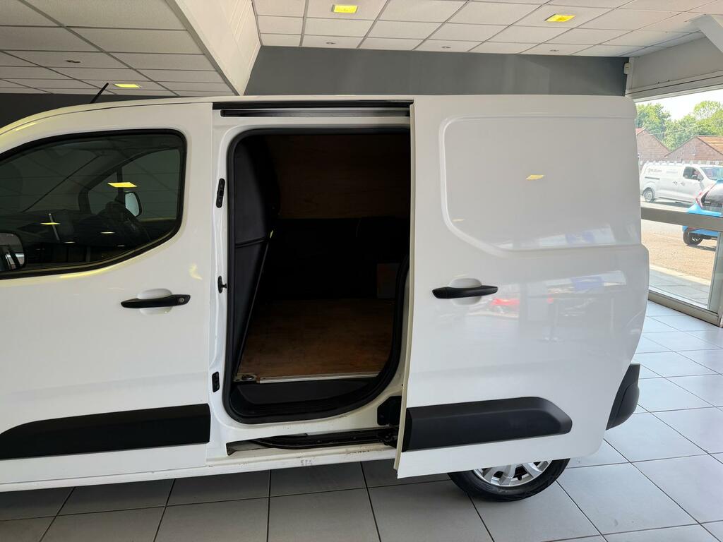 Citroen Berlingo Mpv White #8