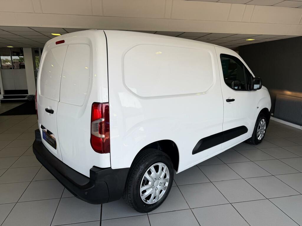 Citroen Berlingo Mpv White #4