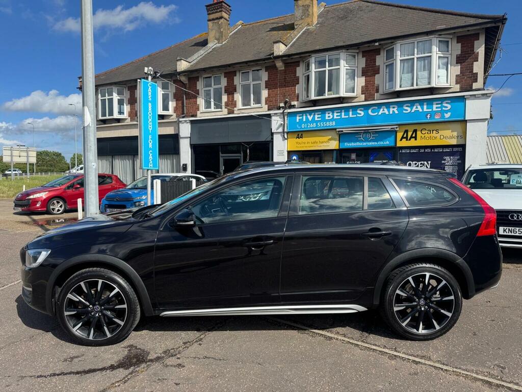 Volvo V60 Cross Country Estate 2.0 D4 Lux Nav Euro 6 Ss 201767 Black #2