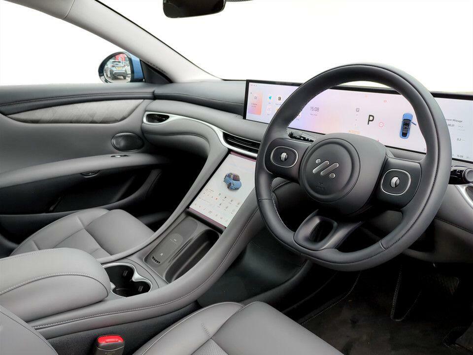 MG IM5 100Kwh Long Range Saloon Blue #6