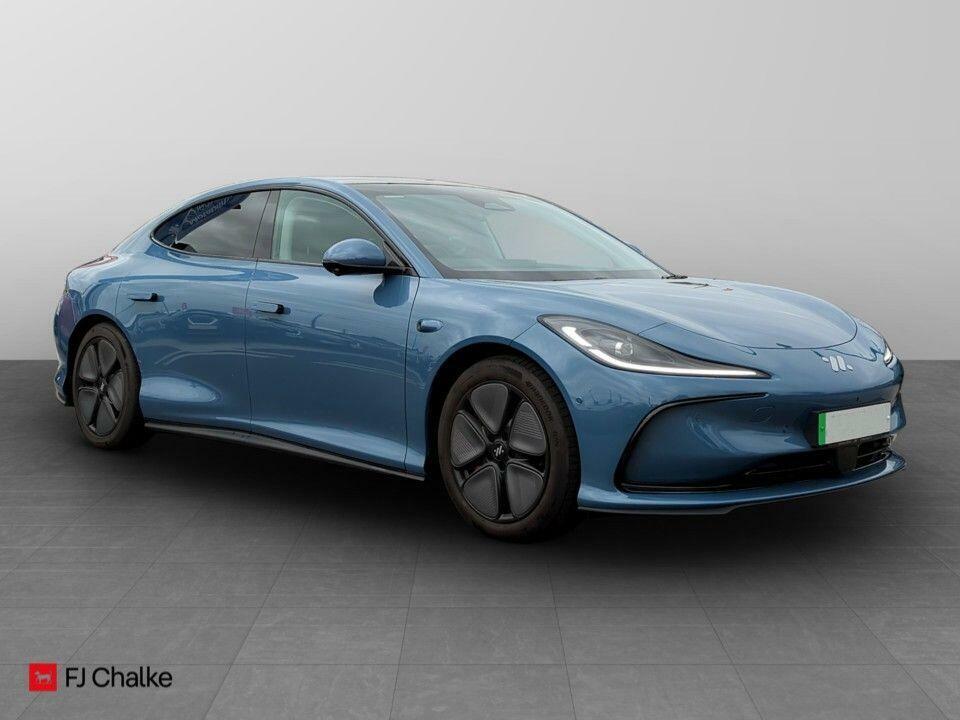 MG IM5 100Kwh Long Range Saloon Blue