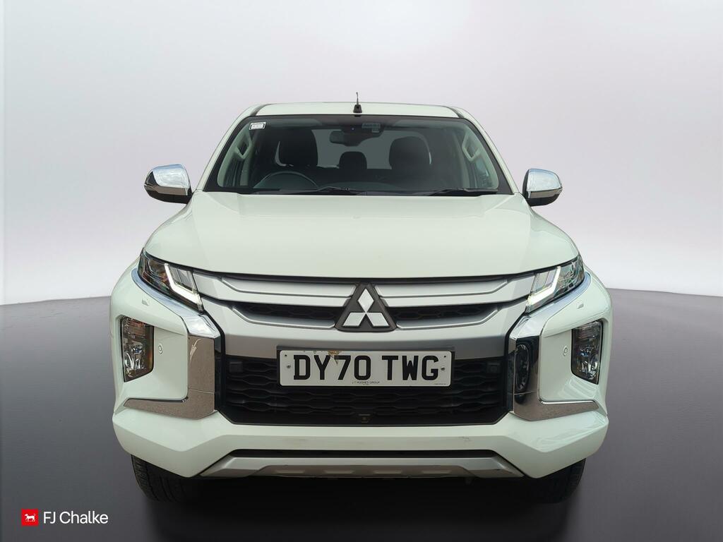 Mitsubishi L200 2.2 Di-d Dc Barbarian X 4Wd Euro 6 Ss White #3