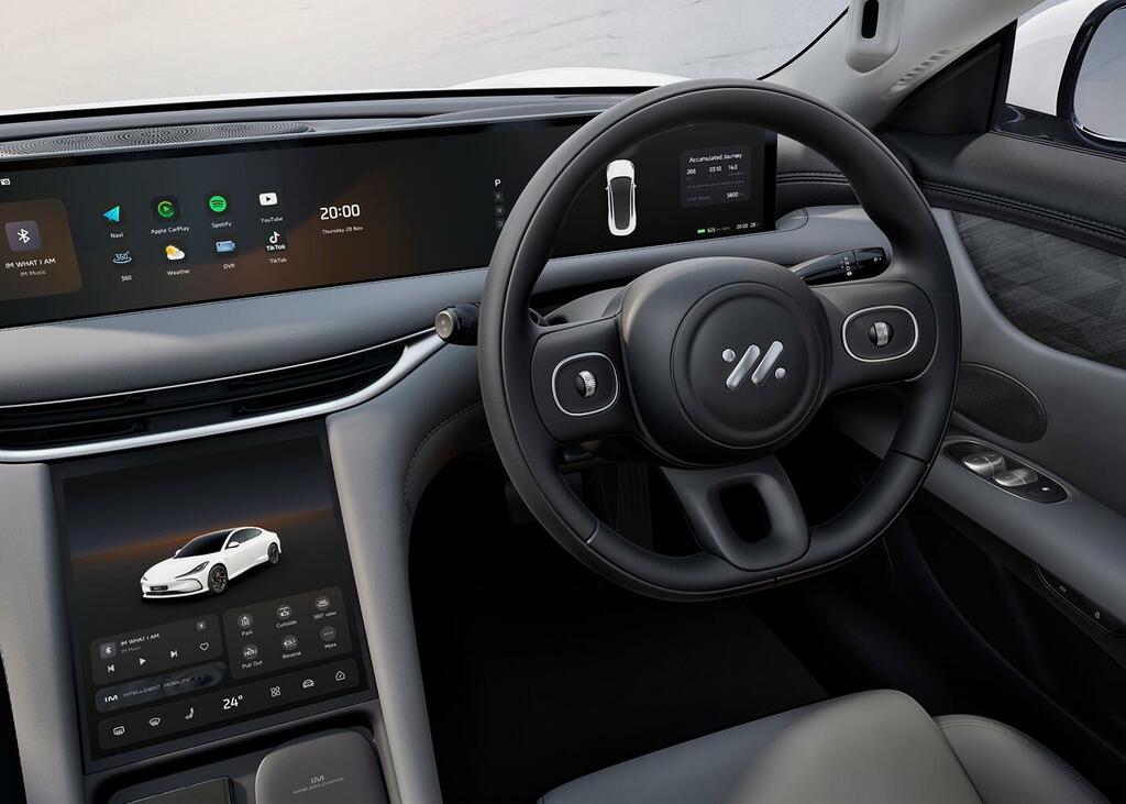 MG IM5 75Kwh Standard Range Saloon Black #4