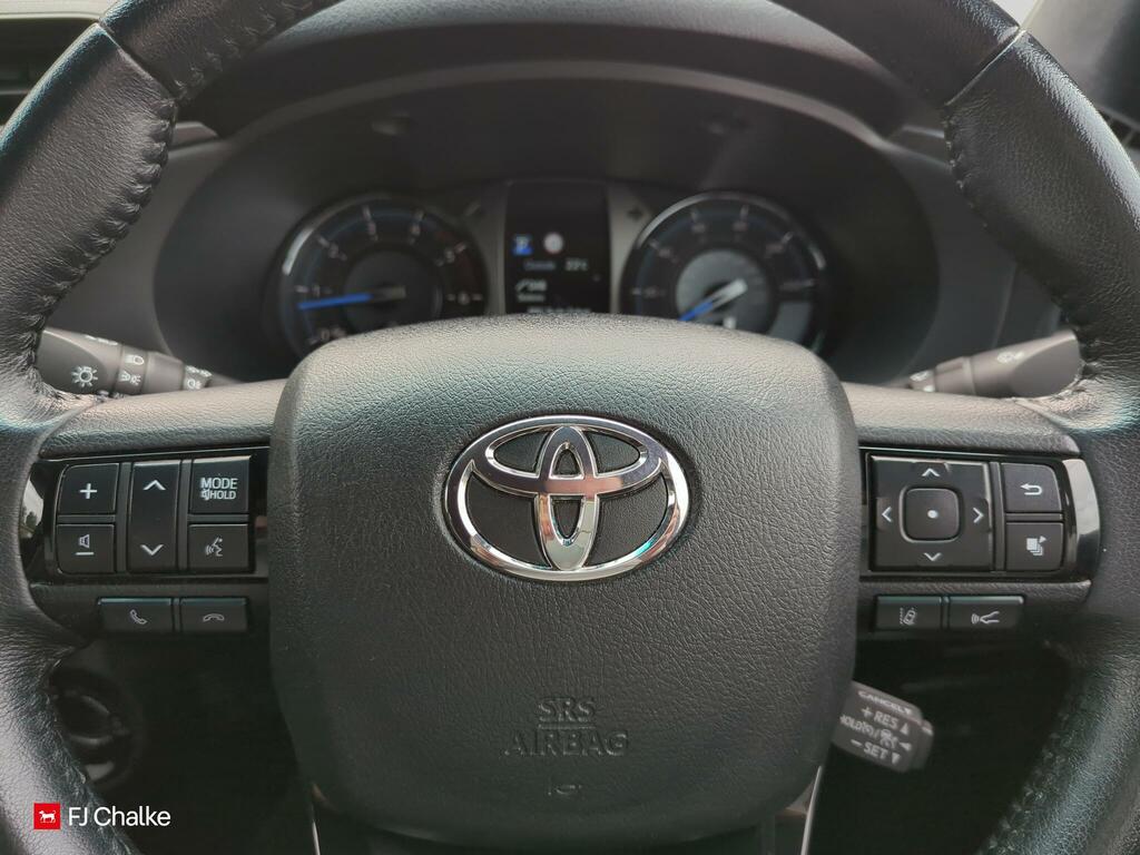 Toyota HILUX 2.8 D-4d Invincible X Double Cab Pickup 4Wd E Black #16