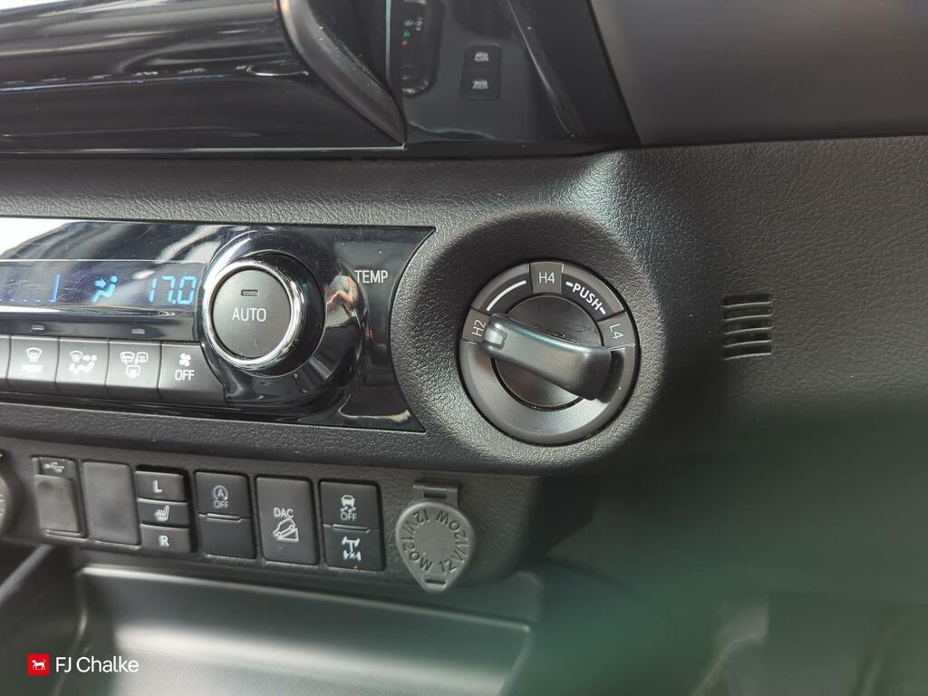Toyota HILUX 2.8 D-4d Invincible X Double Cab Pickup 4Wd E Black #31