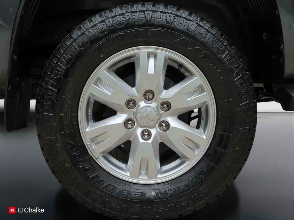 Mitsubishi L200 2.4 Di-d Dc Warrior 4Wd Euro 5 Green #12