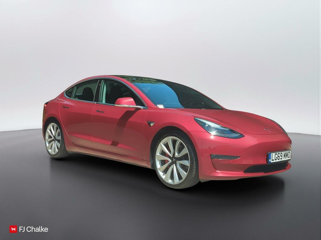 Tesla Model 3 Dual Motor Performance 4Wde Performanc Red