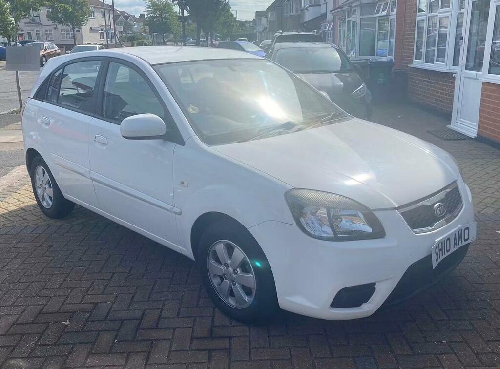 Kia RIO 2 White