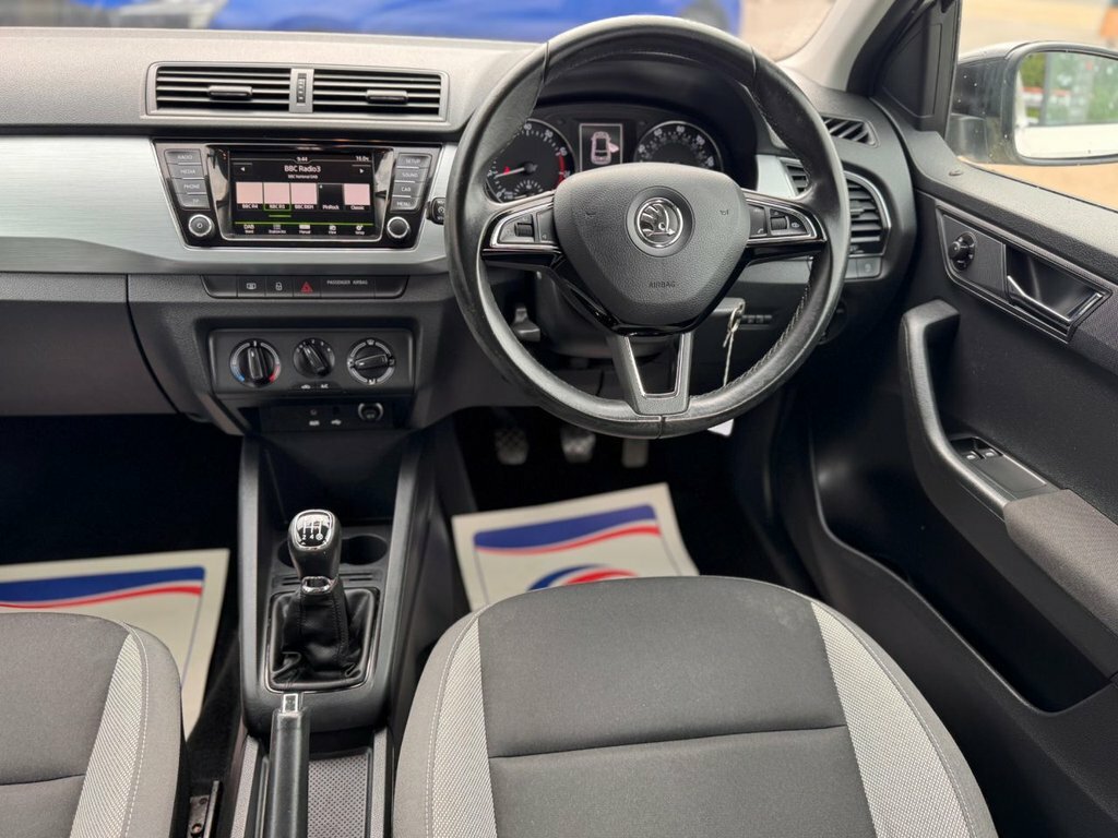 Skoda Fabia 1L Colour Edition White #2