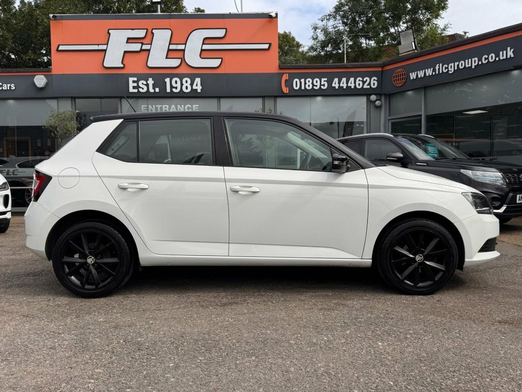 Skoda Fabia 1L Colour Edition White #4