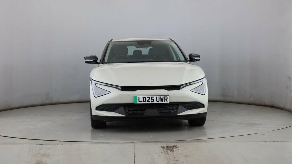 Kia EV6 63Kwh Wave LD25UWR White #5