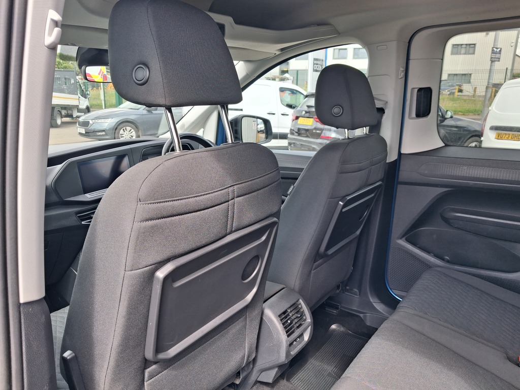 Volkswagen Caddy Maxi 1.5 Tsi 114Ps Commerce Pro Van Dsg Red #11