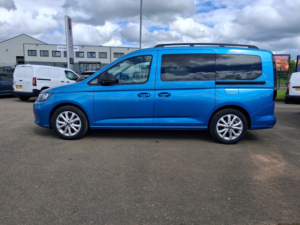 Volkswagen Caddy Maxi 1.5 Tsi 114Ps Commerce Pro Van Dsg Red #9