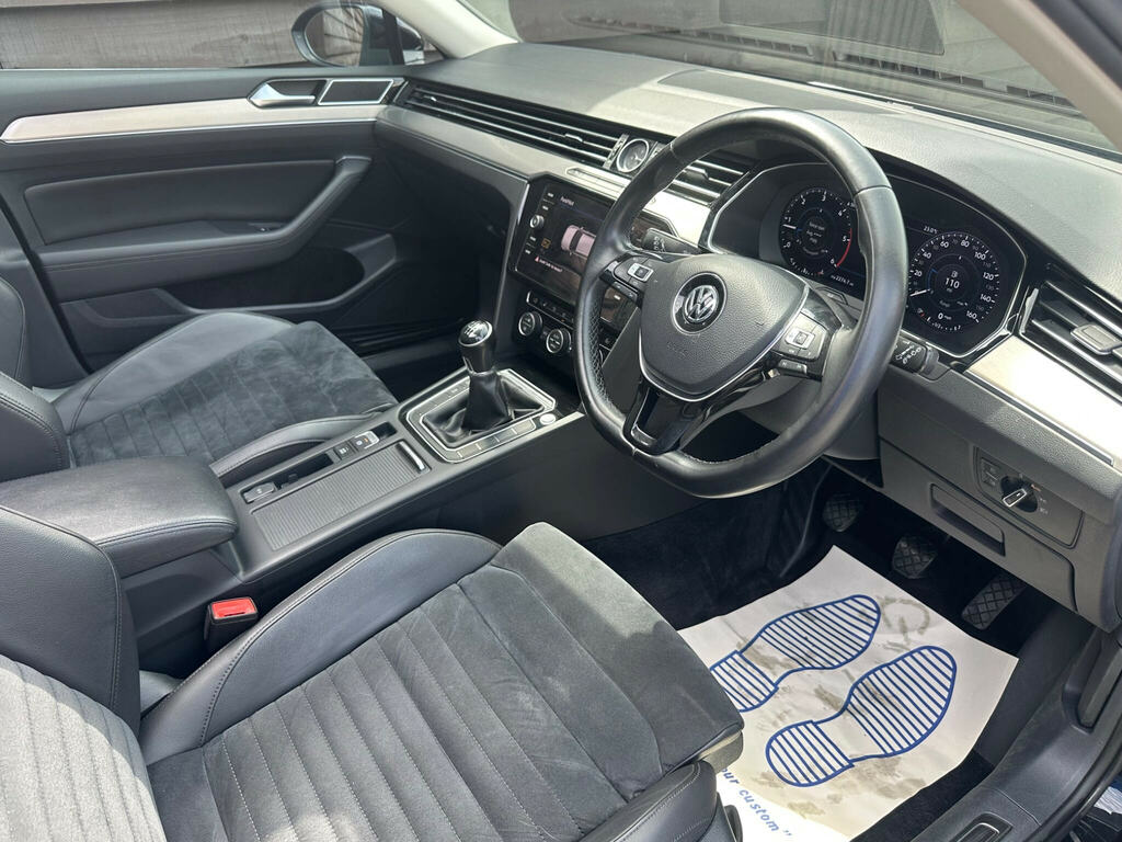 Volkswagen Passat 1.5L Gt Tsi Evo Dsg 148 Bhp White #9