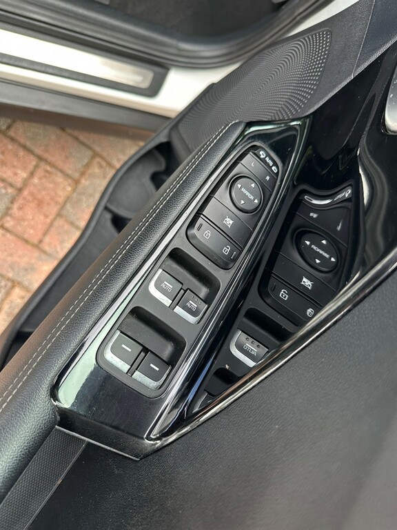 Kia e-Niro 100Kw 2 39Kwh White #22