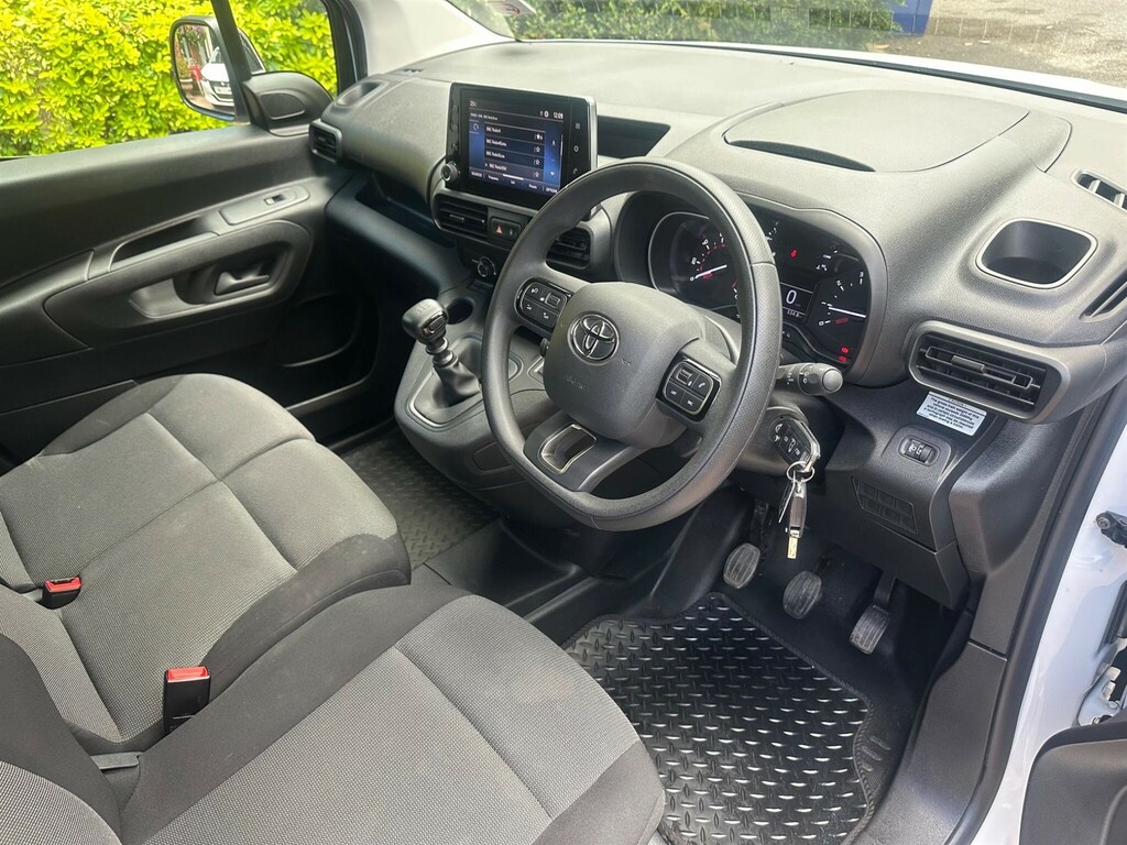 Toyota PROACE 75Kwh Icon Medium Panel Van Mwb 6Dr 7Kw Obc White #8