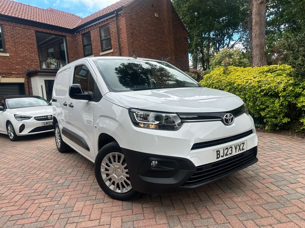 Toyota PROACE Mpv White