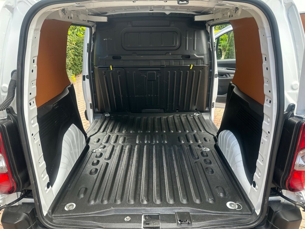 Toyota PROACE 75Kwh Icon Medium Panel Van Mwb 6Dr 7Kw Obc White #25