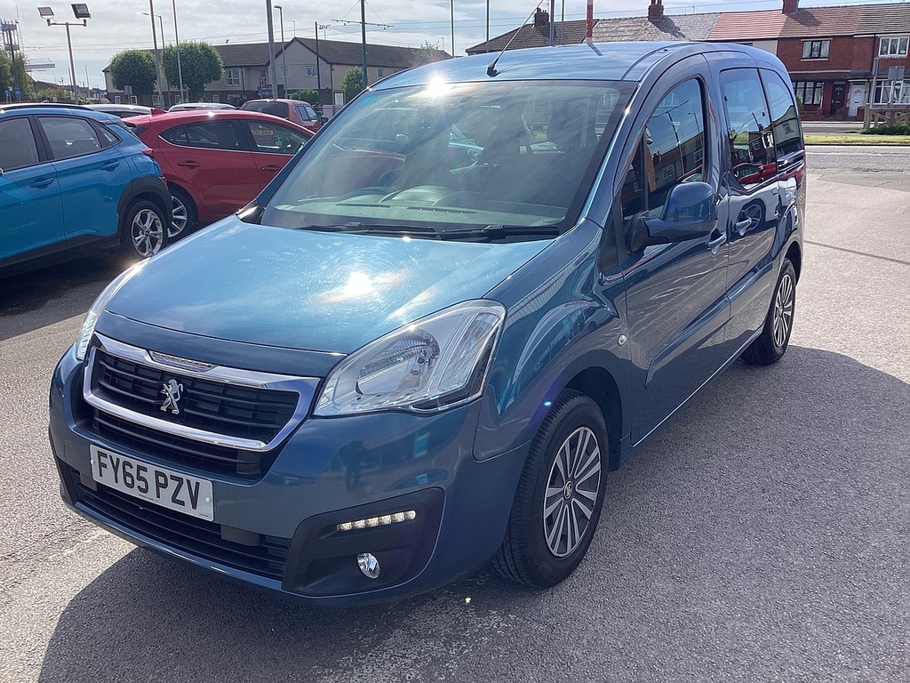 Peugeot Partner Mpv Blue #5