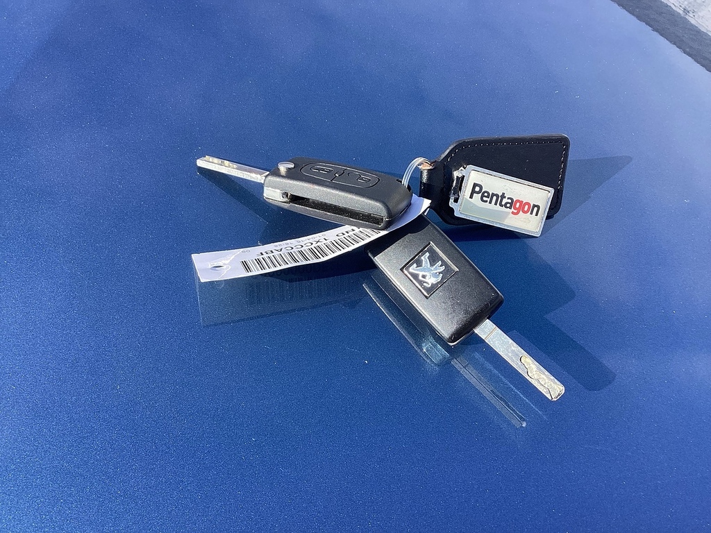 Peugeot Partner Van White #23