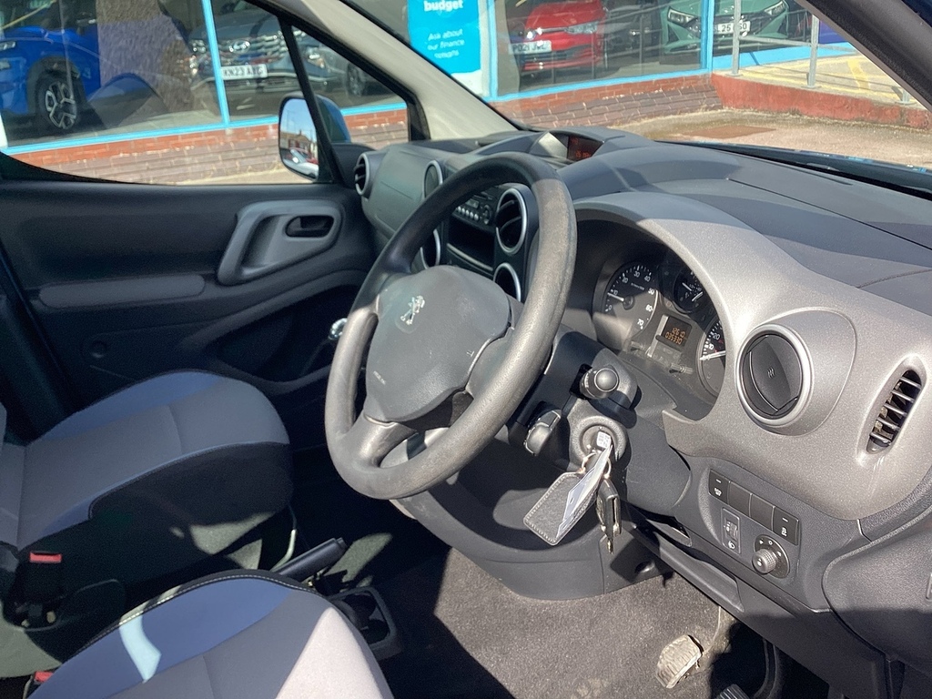 Peugeot Partner Mpv Blue #6
