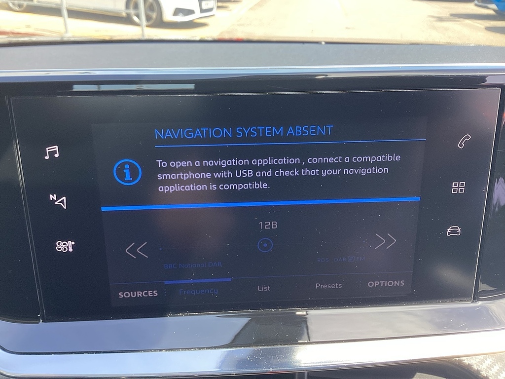 Peugeot 2008 Puretech Active Premium KP71DJX Grey #3