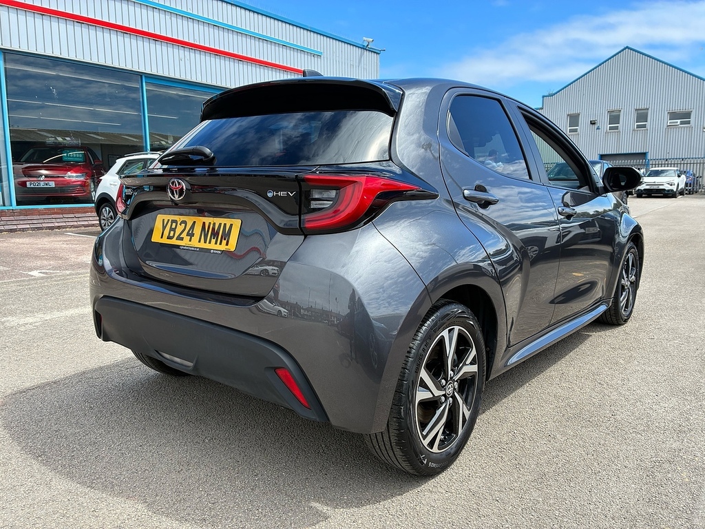 Toyota Yaris Vvt-h Design YB24NMM Grey #2