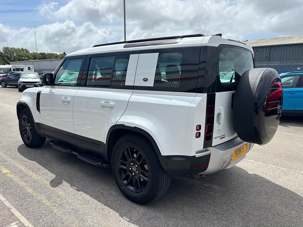 Land Rover Defender 110 Sd4 Se White #3