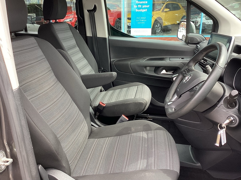 Vauxhall Combo Life 1.5 Turbo D 130 Se Blue #10