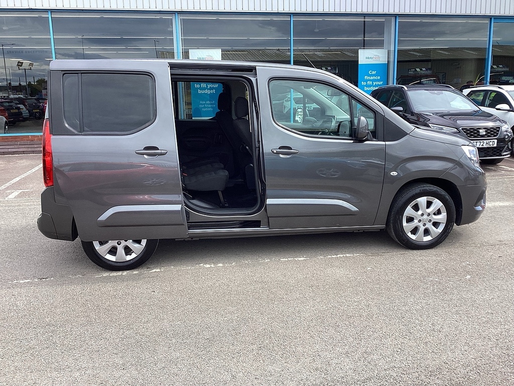 Vauxhall Combo Life 1.5 Turbo D 130 Se Blue #15
