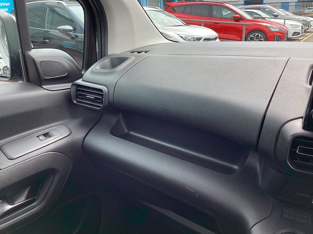 Vauxhall Combo Life 1.5 Turbo D 130 Se Blue #17