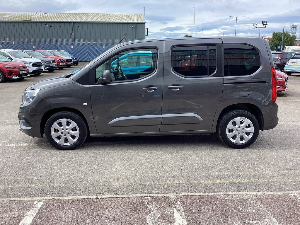 Vauxhall Combo Life 1.5 Turbo D 130 Se Blue #9