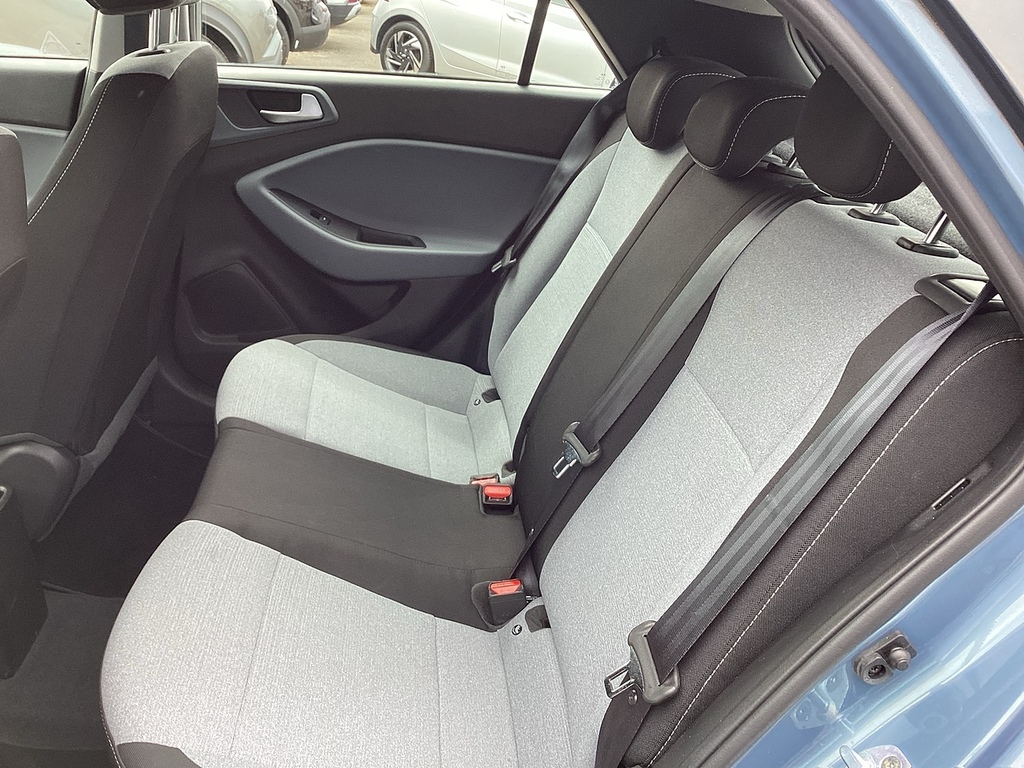 Hyundai I20 1.2 Mpi Se 83 Bhp Red #26