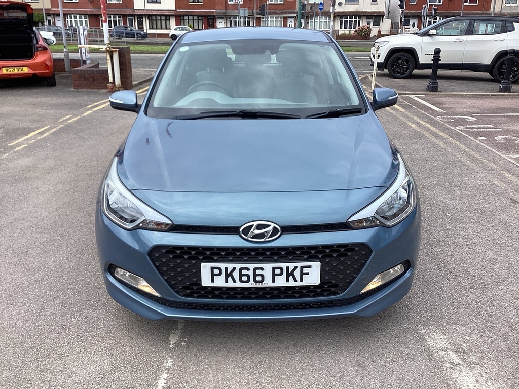 Hyundai I20 1.2 Mpi Se 83 Bhp Red #12