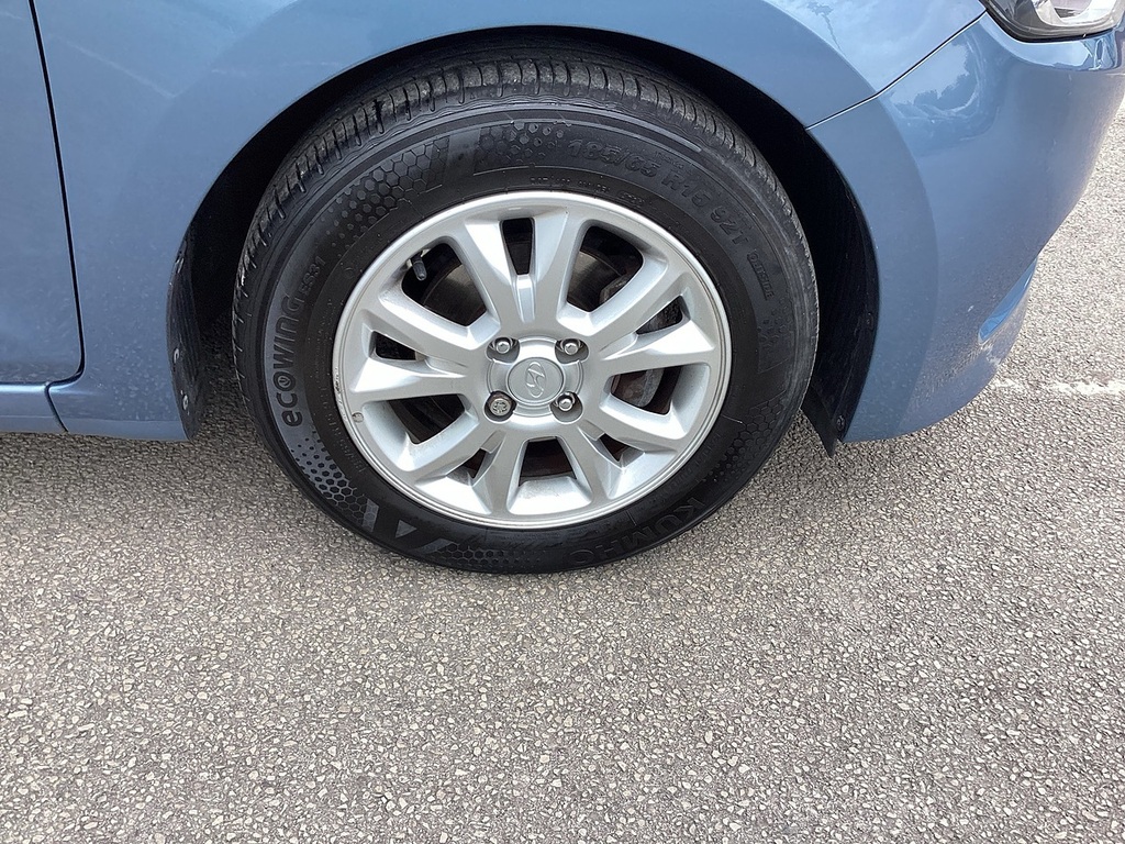 Hyundai I20 1.2 Mpi Se 83 Bhp Red #20