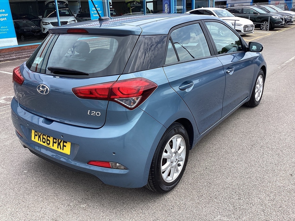 Hyundai I20 Se Blue #4