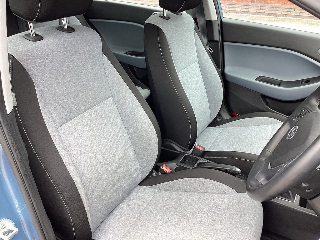 Hyundai I20 1.2 Mpi Se 83 Bhp Red #9