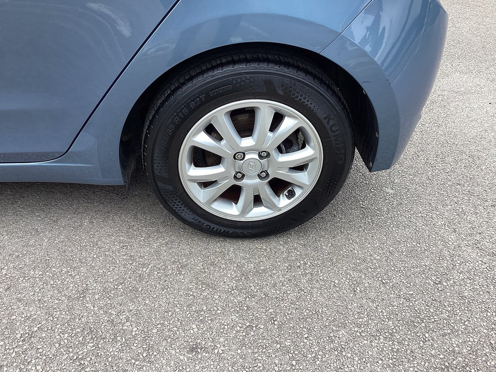 Hyundai I20 1.2 Mpi Se 83 Bhp Red #24