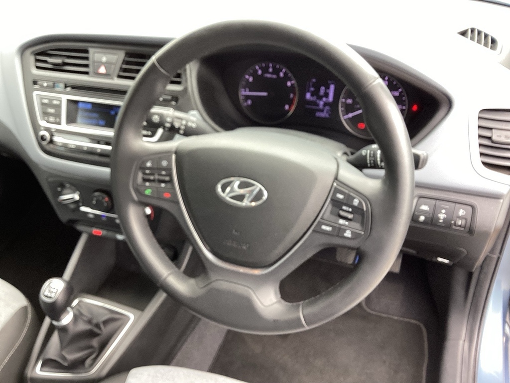 Hyundai I20 1.2 Mpi Se 83 Bhp Red #11