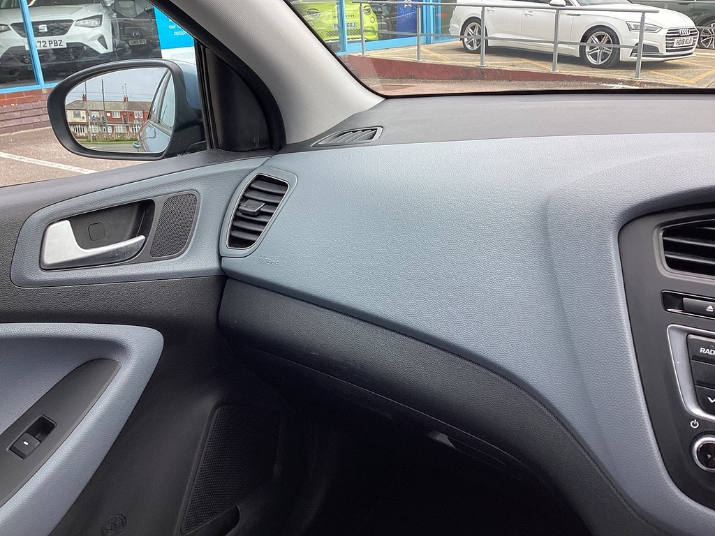 Hyundai I20 1.2 Mpi Se 83 Bhp Red #14