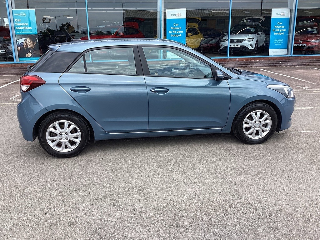 Hyundai I20 1.2 Mpi Se 83 Bhp Red #7