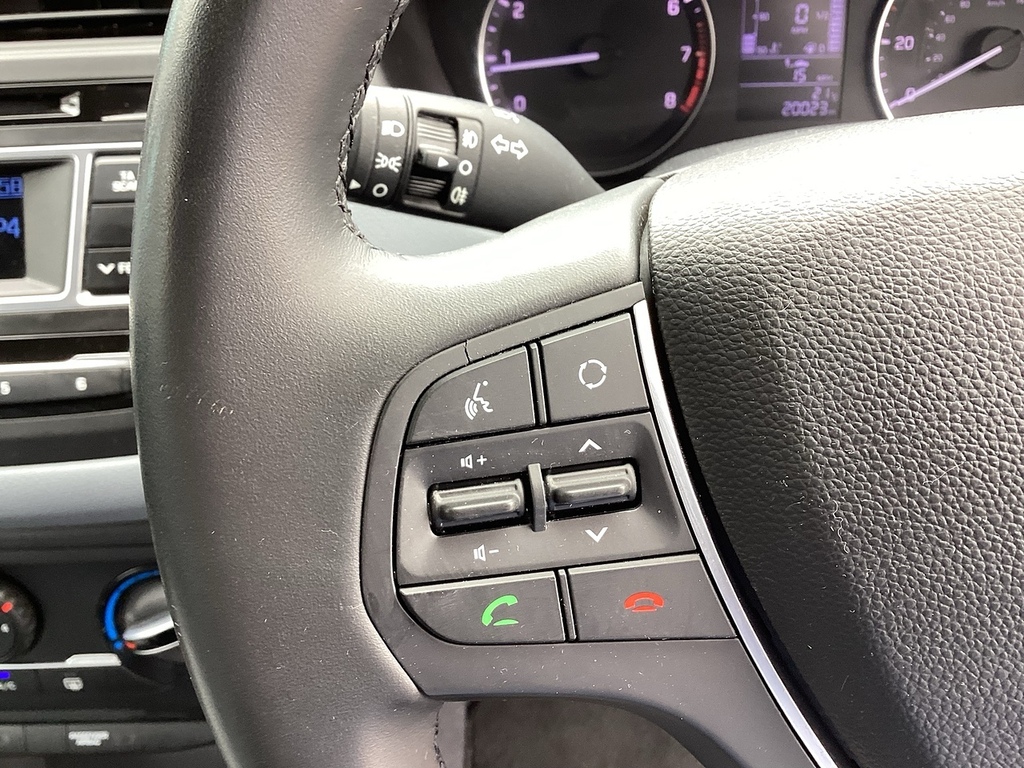 Hyundai I20 1.2 Mpi Se 83 Bhp Red #16