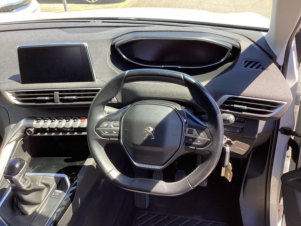 Peugeot 5008 Puretech Allure White #5
