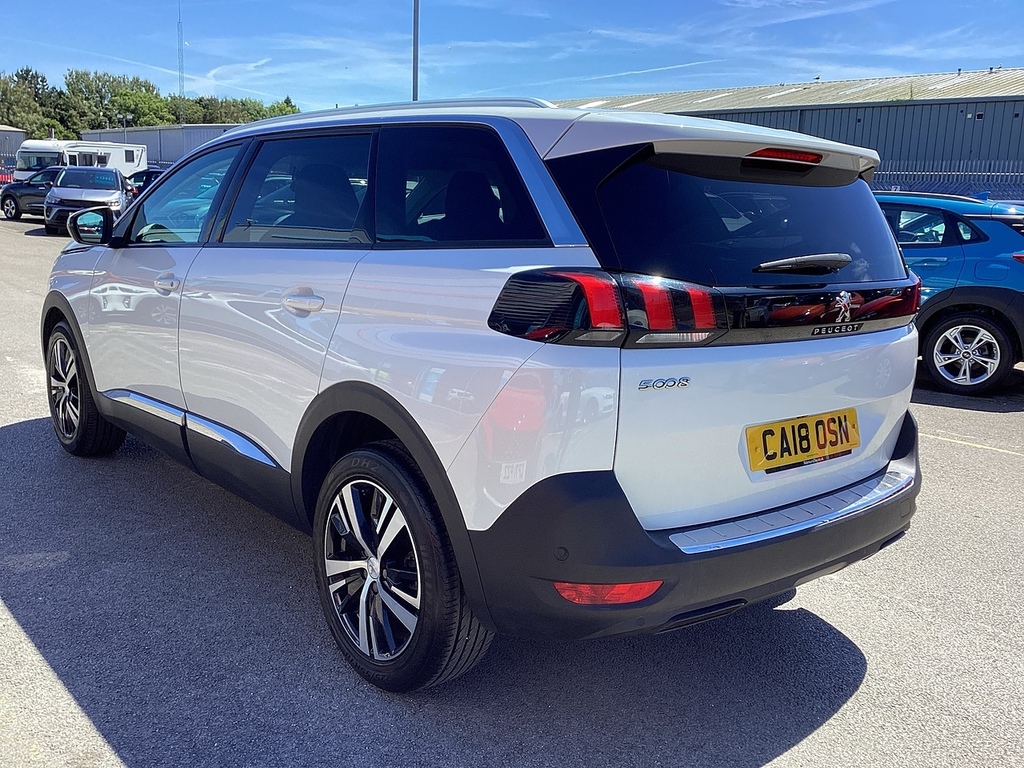 Peugeot 5008 Puretech Allure White #3