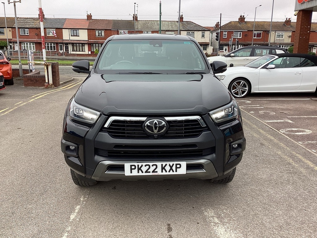 Toyota HILUX Invincible 4Wd D-4d Dcb Red #15