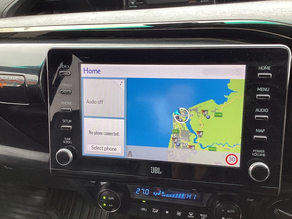 Toyota HILUX D-4d Invincible X Black #3