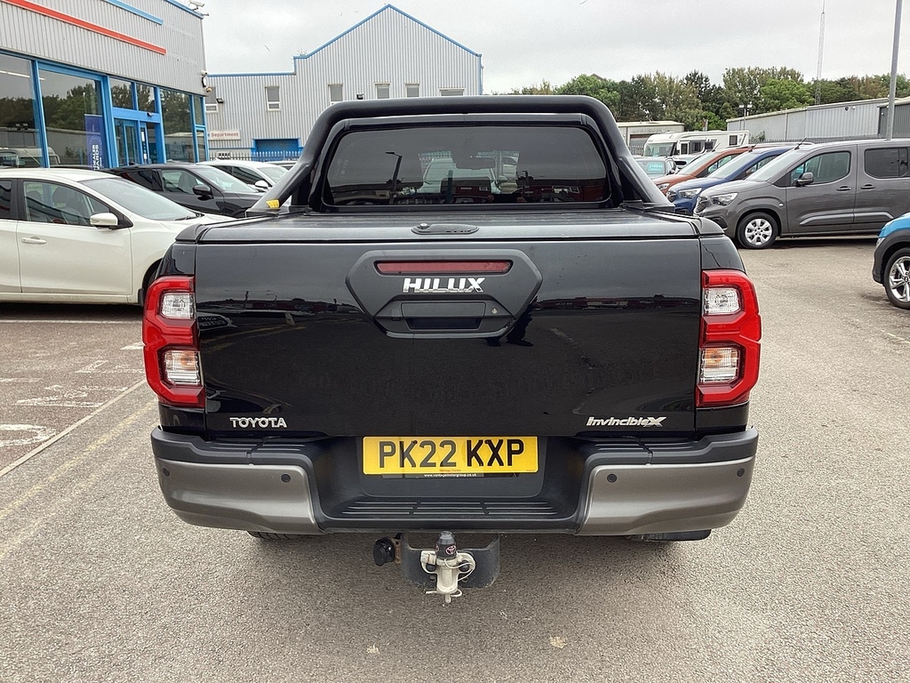 Toyota HILUX Invincible 4Wd D-4d Dcb Red #14