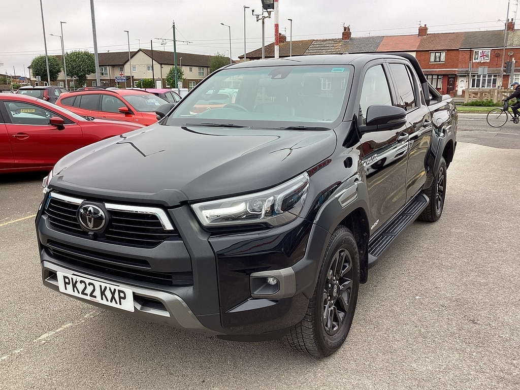 Toyota HILUX D-4d Invincible X Black #5