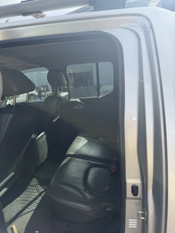 Nissan Navara 2.5 Dci Tekna Silver #5