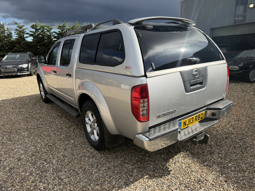 Nissan Navara 2.5 Dci Tekna Silver #2